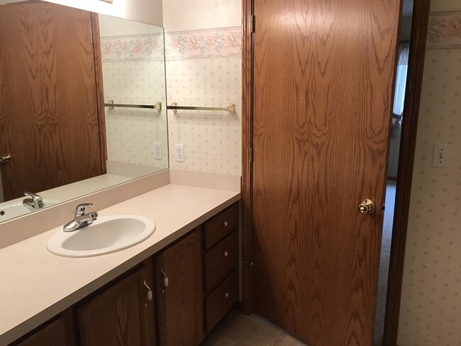 Building Photo - 783 Holly Creek Dr