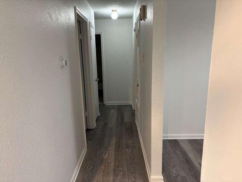 Building Photo - 232 Hilda St