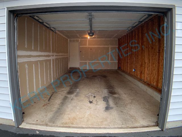 Building Photo - 7250 SE Thiessen Rd
