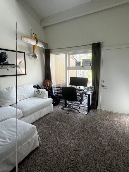 Building Photo - 9 Smoke Rise