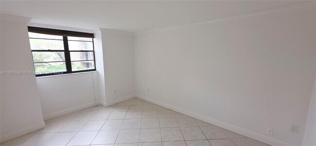 Building Photo - 10425 SW 112th Ave