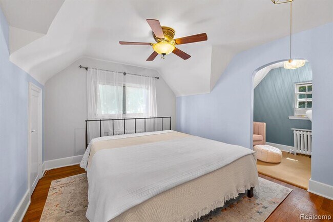 Building Photo - 1516 W Houstonia Ave