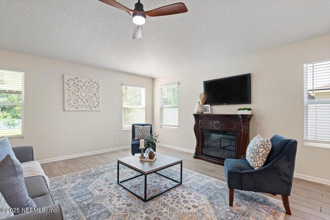 Building Photo - 88 N Hamilton Springs Rd