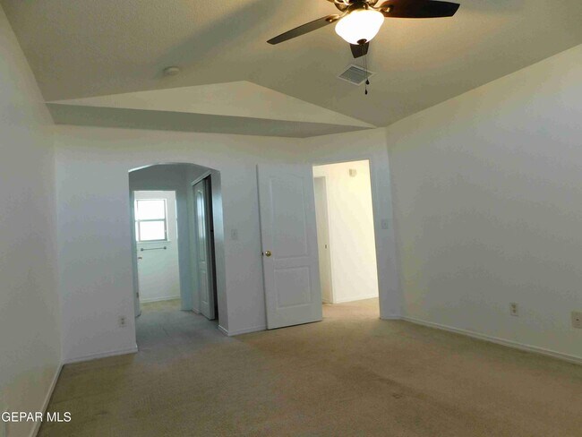 Building Photo - 14024 Tierra Halcon Dr