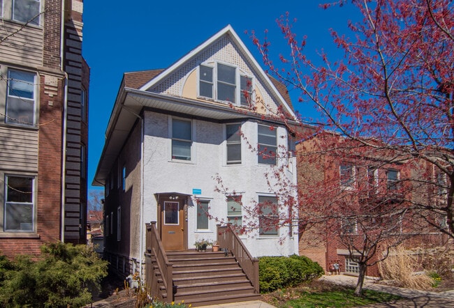 Primary Photo - 1252 W Elmdale Ave