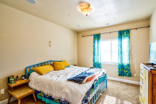 Building Photo - 1085 Diamond Rim Dr