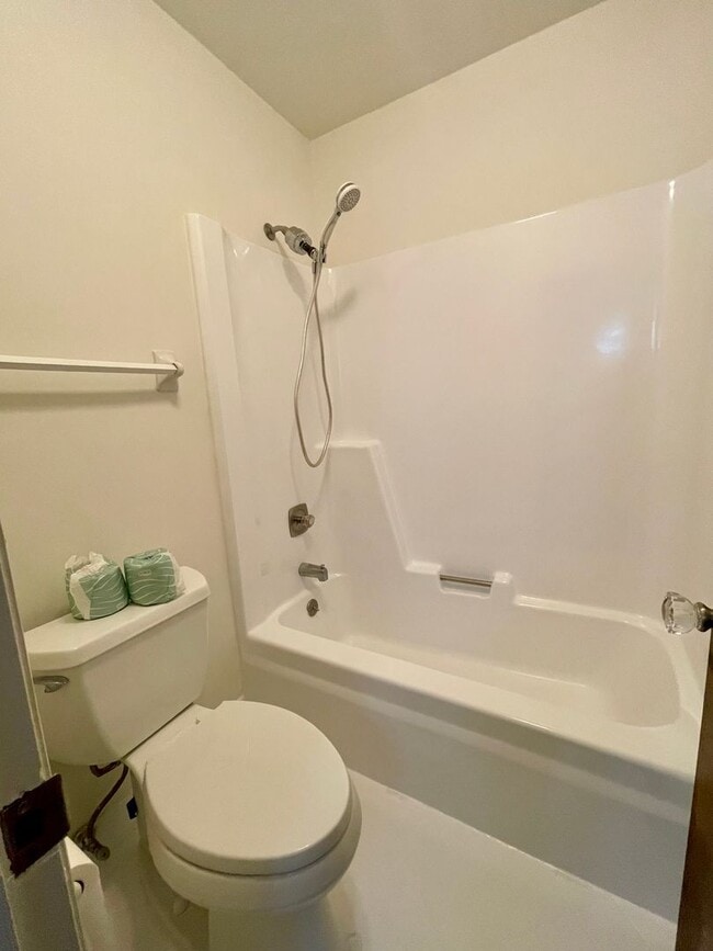 Building Photo - 6808 River Ridge Dr
