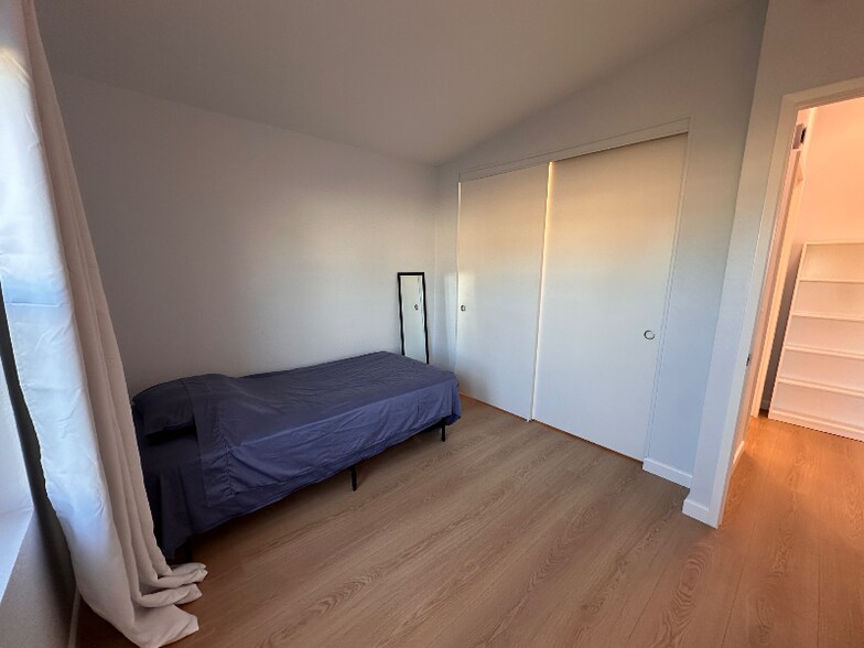 Building Photo - 628 Via Bolivia