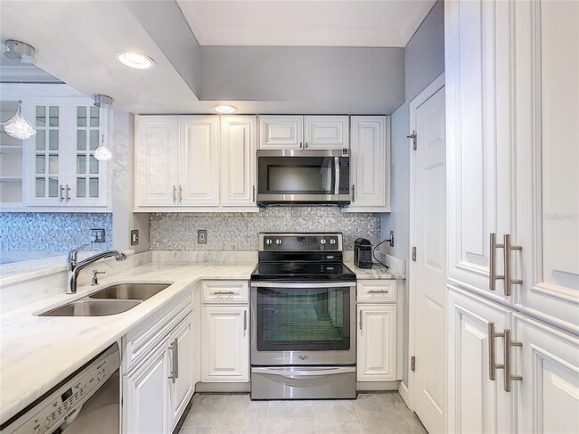 Building Photo - 322 E Central Blvd