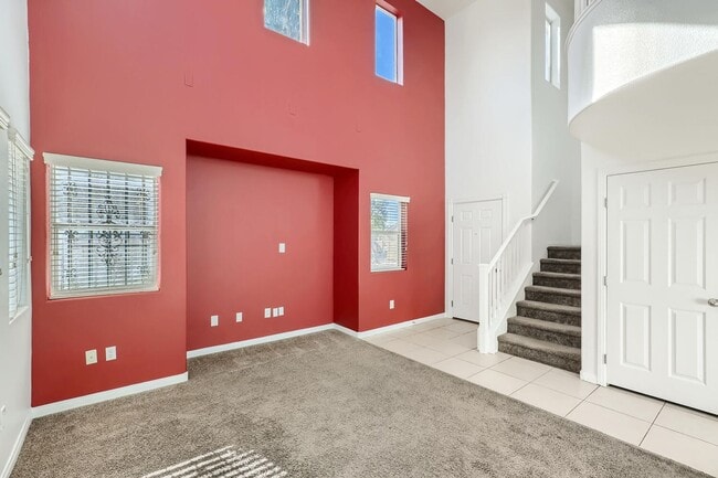 Building Photo - 2 Story with Vaulted Ceiling and All Kitchen Appliances