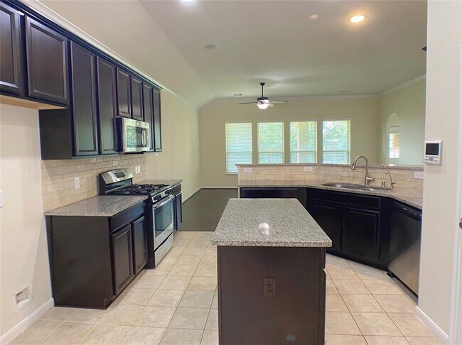Building Photo - 27519 Gracefield Ln
