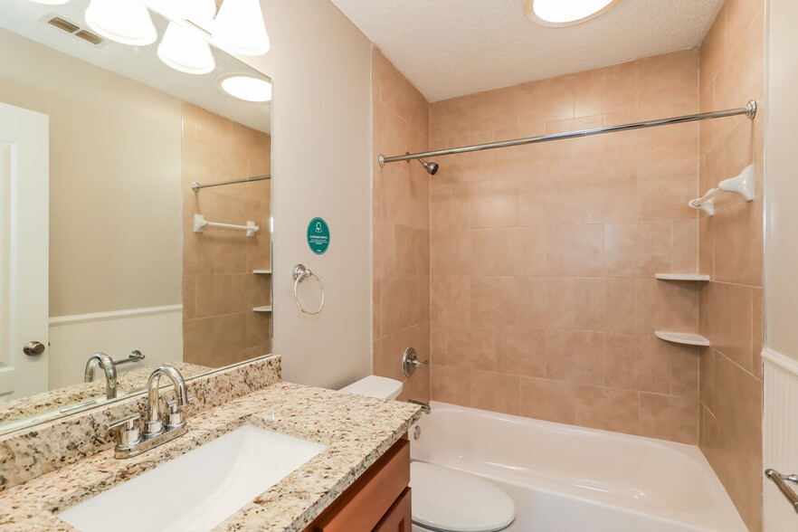 Building Photo - 3343 Shauna Oaks Cir E