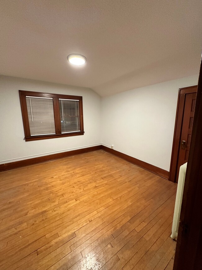 2nd Floor Bedroom #1 - 901 21st Ave SE