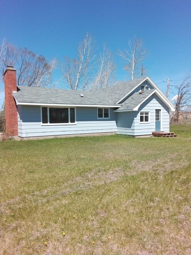 Building Photo - 3 Bedroom home