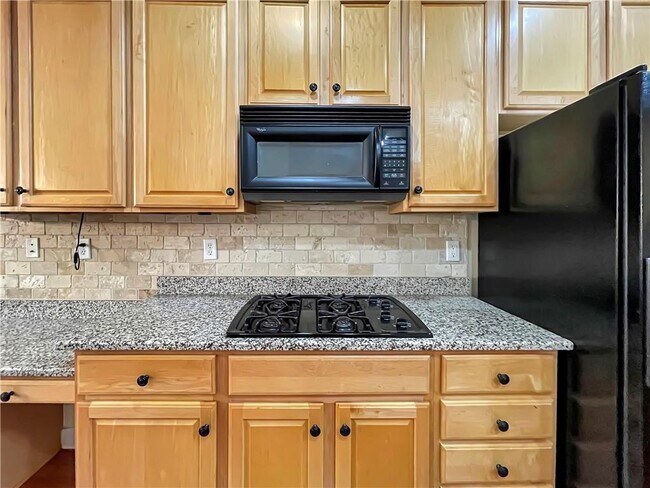 Building Photo - 1911 Berkshire Eve Dr