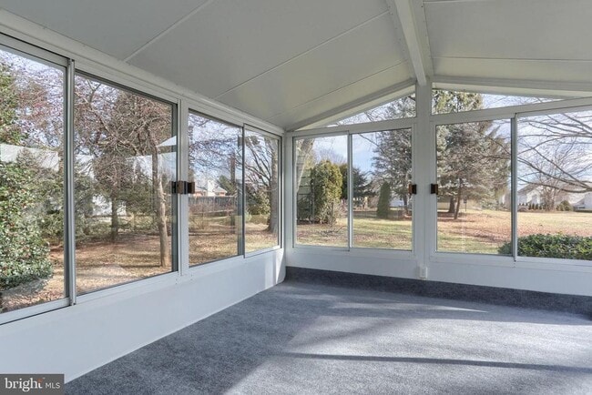 Building Photo - 137 Apple Ln