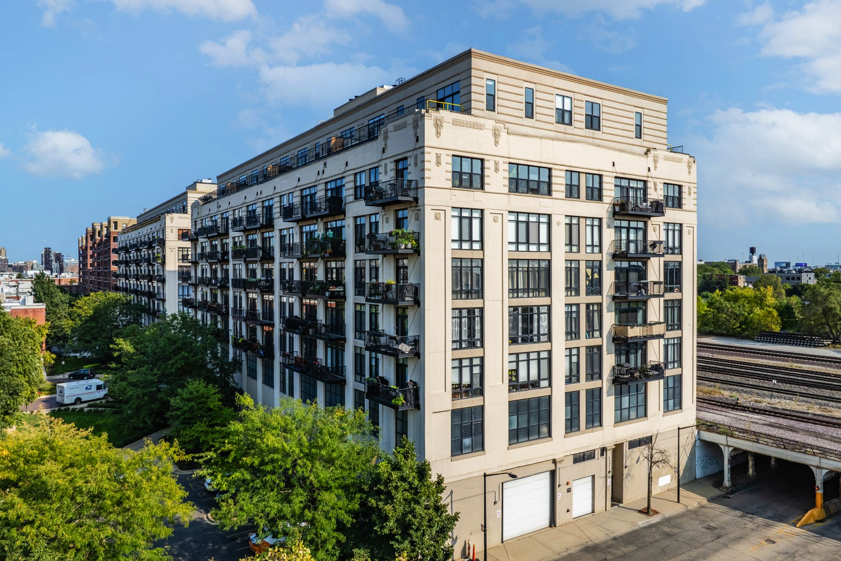 Building Photo - 1524 S Sangamon St