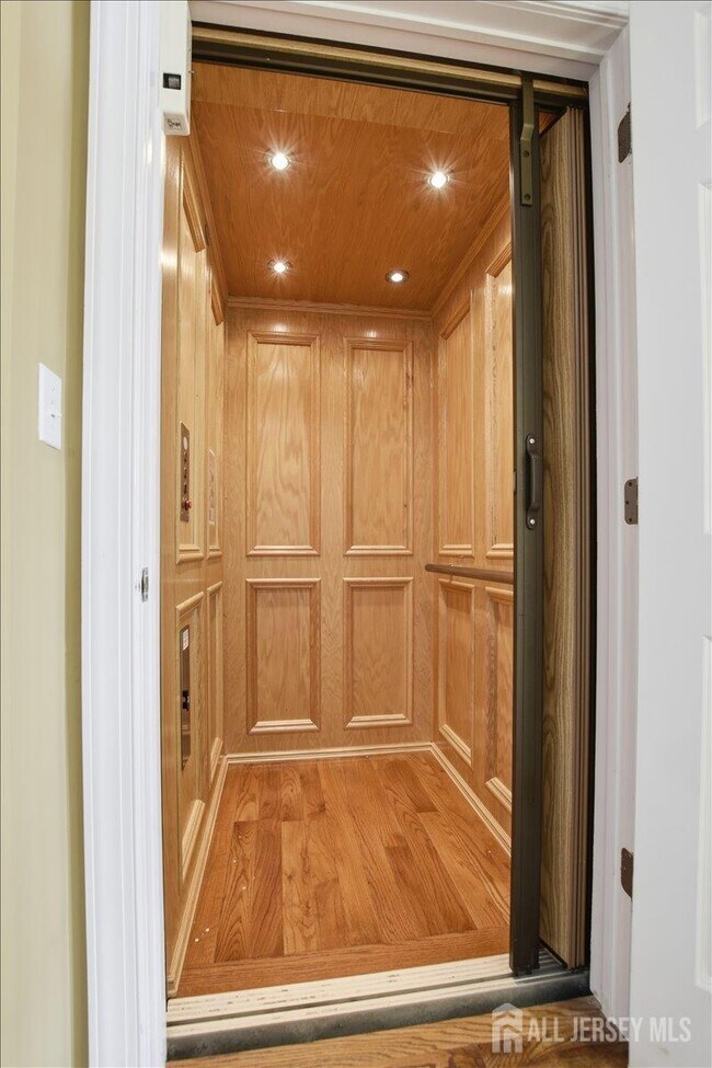 Building Photo - 86 Davinci Dr