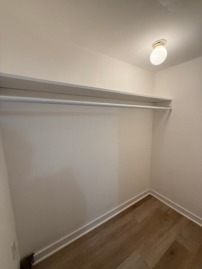 Building Photo - 92 Fairview Ave