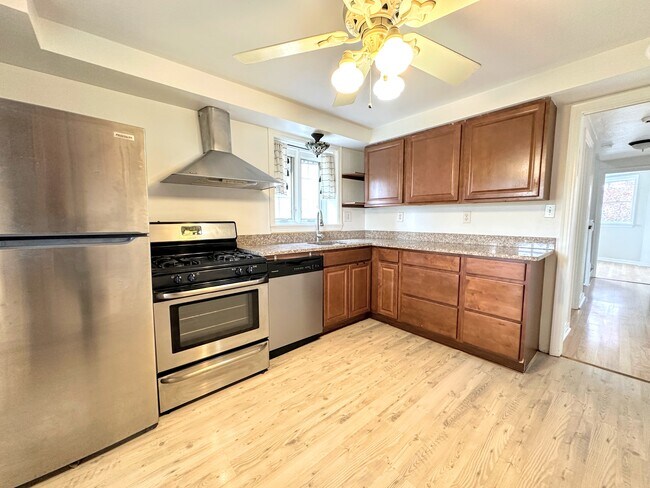 Building Photo - 207 Giffin Ave