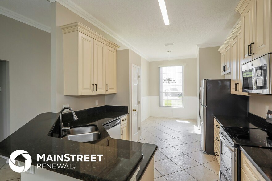 Building Photo - 3738 Woodbriar Dr