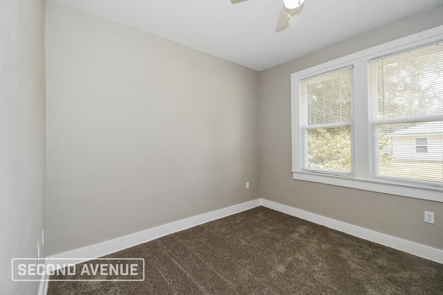 Building Photo - 9043 9th Ave