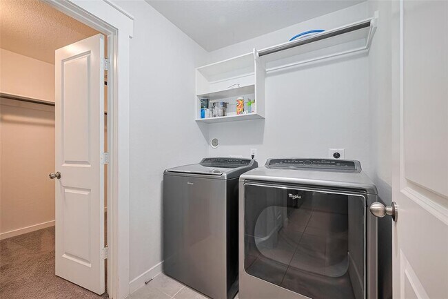 Building Photo - 16342 Rockdale Landing Dr