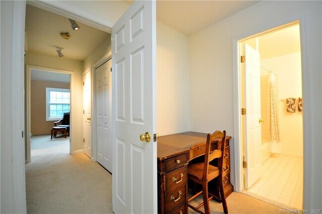 Building Photo - 93 Litchfield Ponds Dr