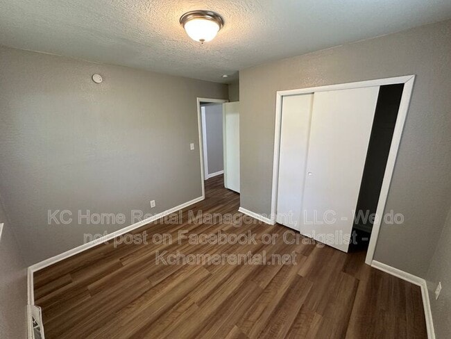 Building Photo - 515 S Forest Ave