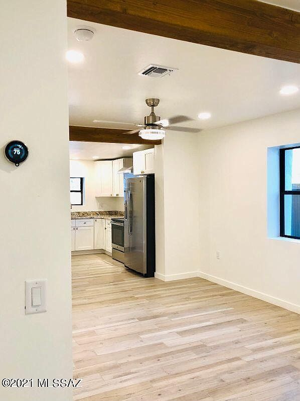 Building Photo - 1102 W Erie St