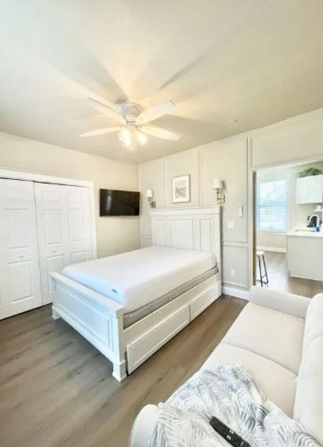 Building Photo - 7700 Boca Ciega Dr