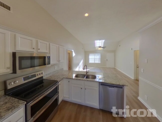 Building Photo - 3415 Hardwood Dr