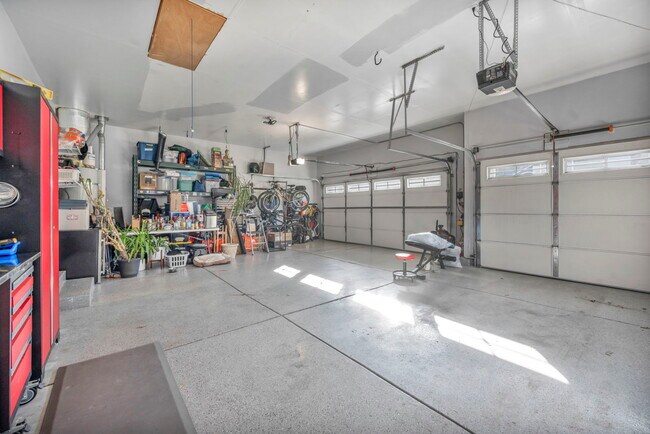 Building Photo - 6500 Brookview Cir