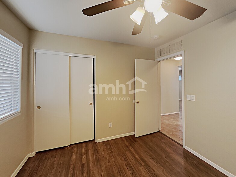 Building Photo - 3614 W Vineyard Rd