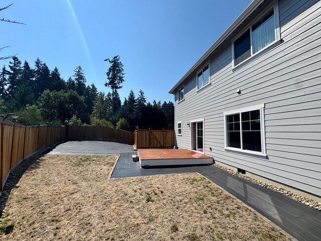 Building Photo - Private Palmer Lake Home w/ 3 Bedrooms, Of...