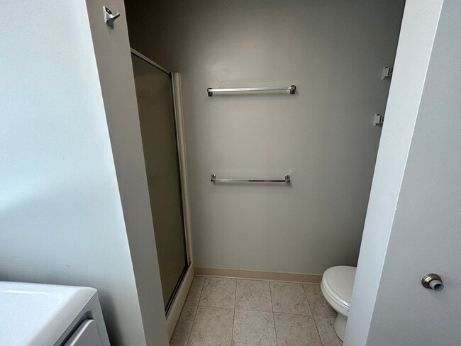 Building Photo - Available August 20th, 2026!!