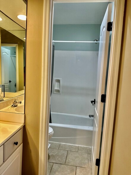 Building Photo - 3009 Wavecrest Way
