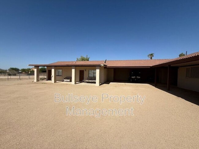 Building Photo - 1302 E Maddock Rd