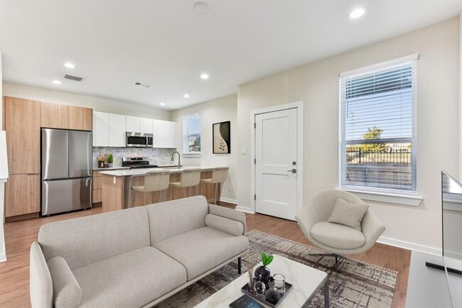 Building Photo - 17012 Marsh Wren Pass