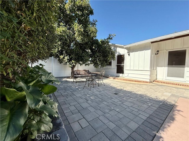 Building Photo - 22346 Burbank Blvd