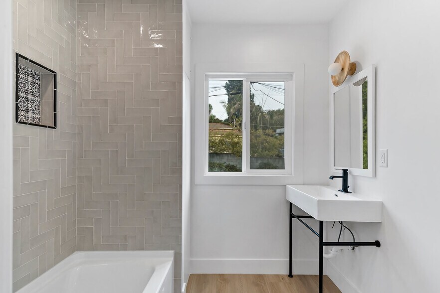 2616 3/4 - 2616 Glendale Blvd