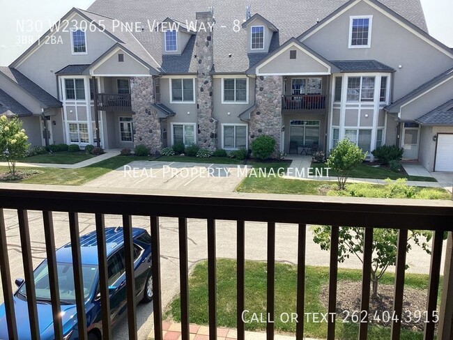 Building Photo - N30 W23065 Pine View Way-8