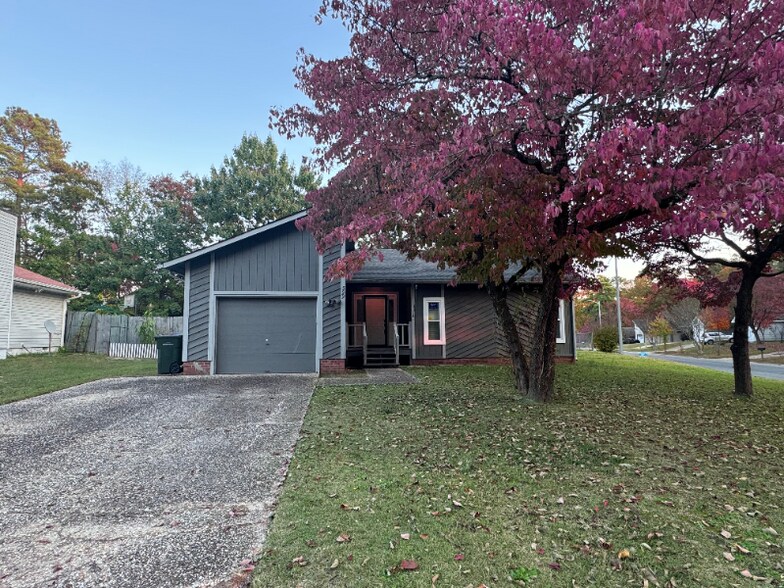 Primary Photo - 599 Moriston Rd