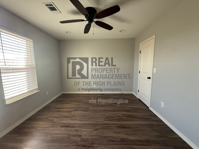 Building Photo - 13057 Raymond Rd