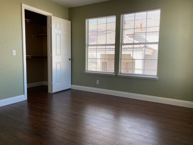 Building Photo - Stunning & REMODELED! 2-Story, 3Bedroom an...