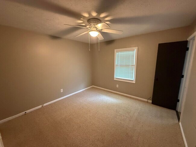 Building Photo - 615 Burcale Rd Cir