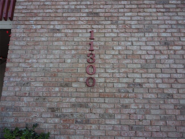 Primary Photo - 11300 Nicole Cove