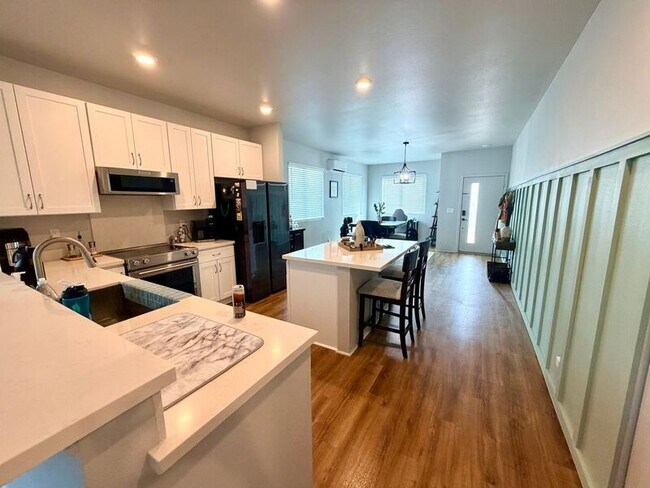 Building Photo - 91-1292 Likolehua Lp