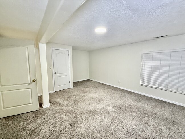 Building Photo - 4709 S Falkirk Dr