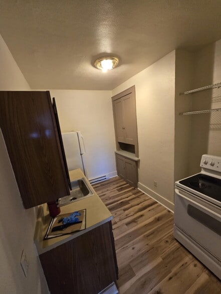 Building Photo - 15 S Stewart St